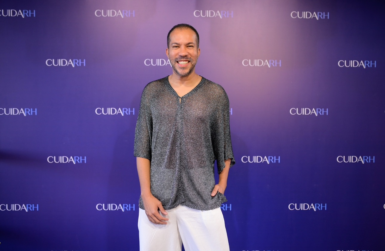 Essence CuidaRH: Uma celebração do RH ao pôr do sol no colosso fortaleza.