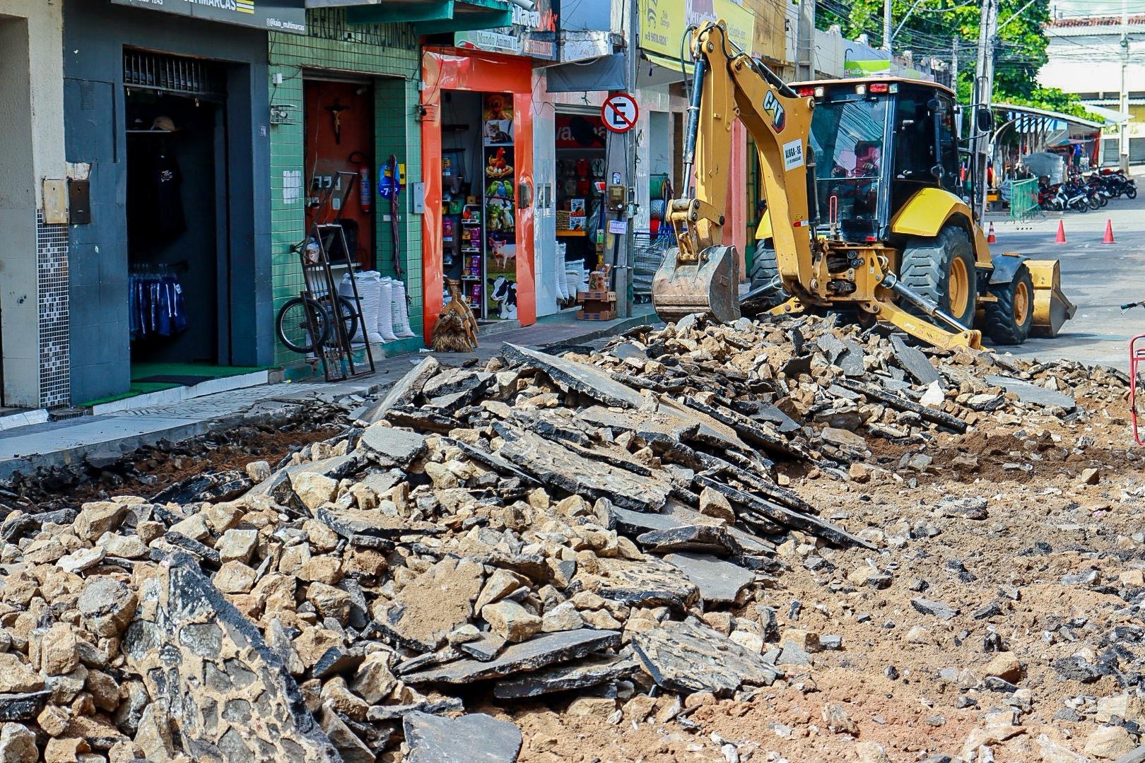 Canindé inicia obras de pavimentação no centro com investimento de R$ 2,5 Mi