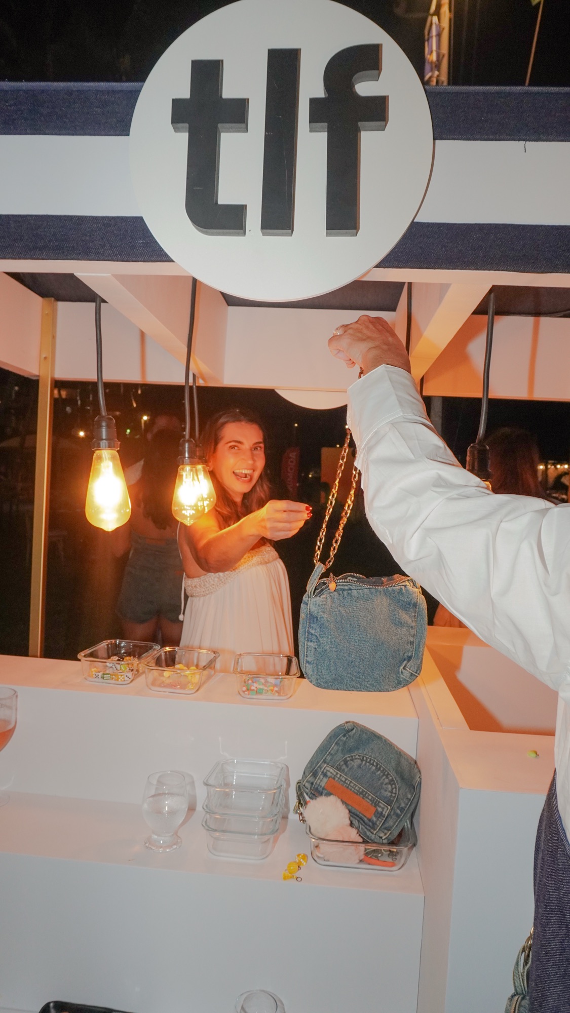 TLF Jeans promove ativação personalizada em sunset de lançamento do MaxiModa 2025