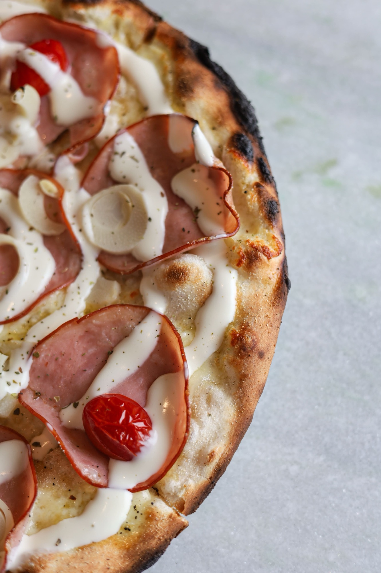 DOC Pizza Artigianale & Cucina amplia atendimento com serviço de delivery em Fortaleza