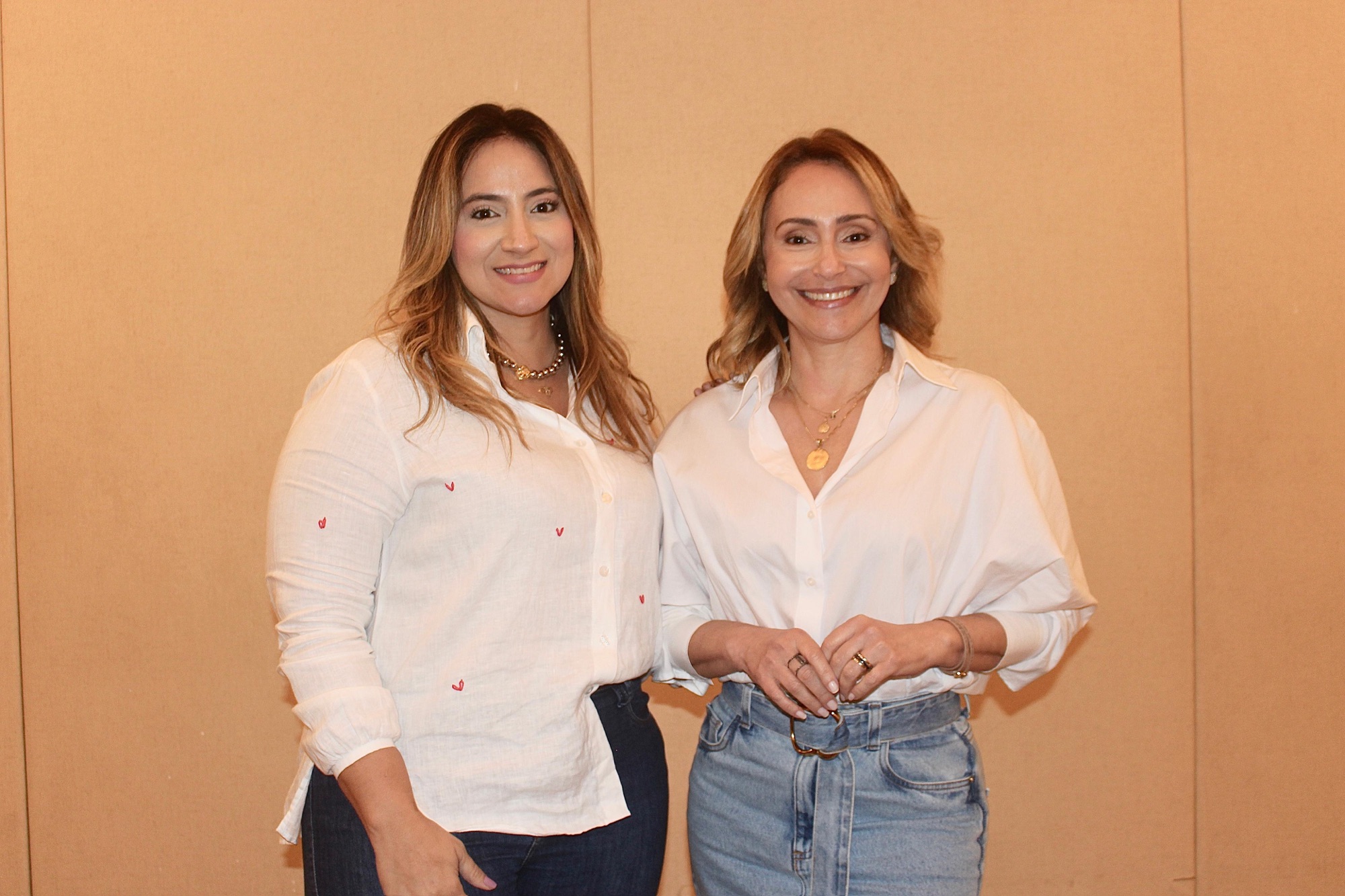Carla Pinheiro e Mariana Furtado da FASI compartilham estratégias eficazes para as empresas lidarem com a saúde mental dos funcionários