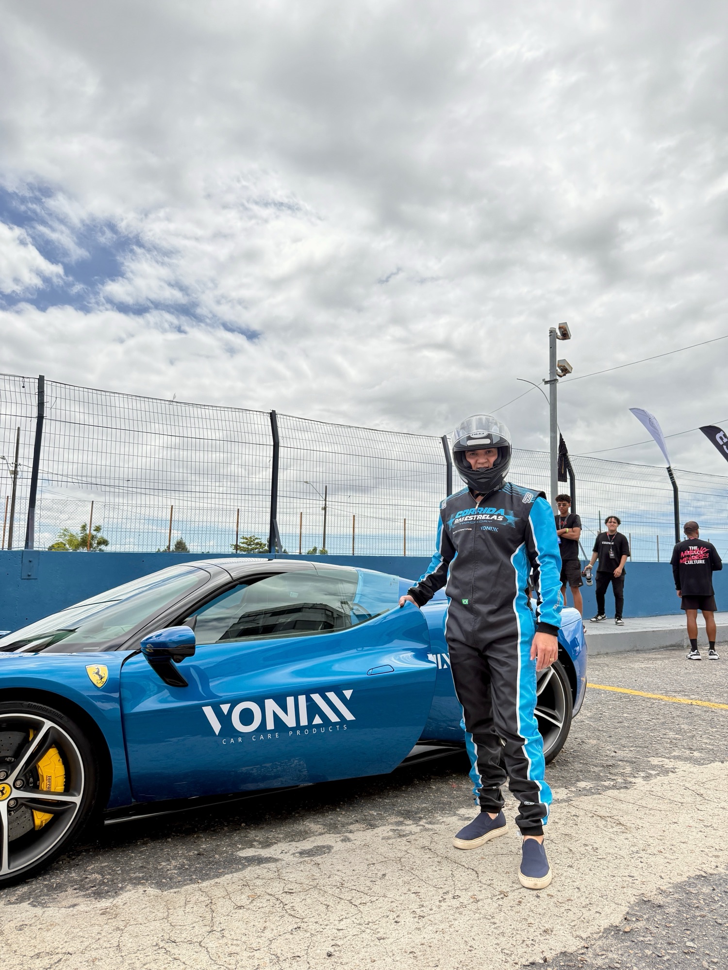 Paulo Nobre, CEO da Vonixx, conquista o 1º lugar na Corrida das Estrelas, no Eusébio (CE)