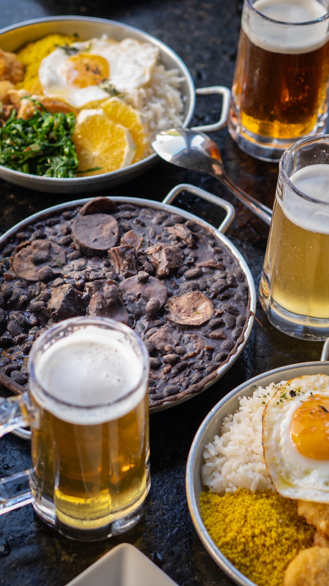 PROGRAMAÇÃO – Turatti celebra IPA Day e promove fim de semana com samba, rock e gastronomia