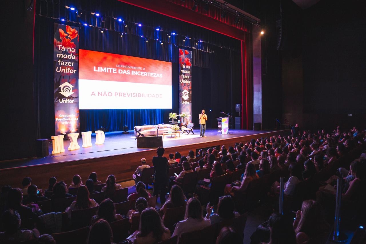 MaxiModa 2025 reúne mais de 700 pessoas em nove horas de programação e debate futuro do consumo, influência e inovação