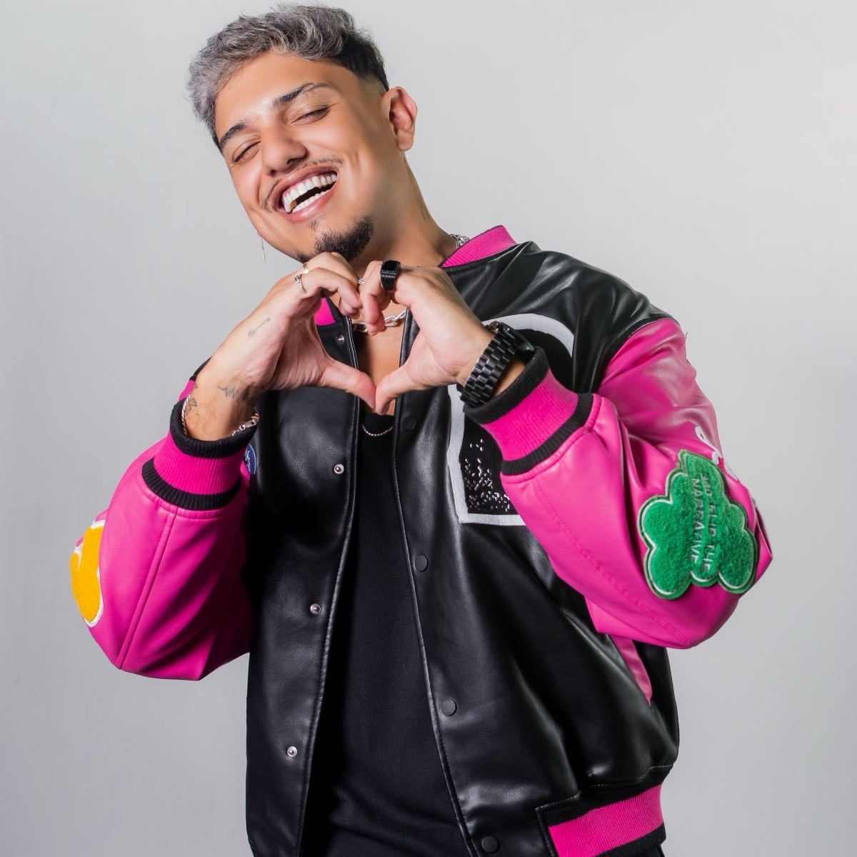 Dono de grandes hits, Breno Major apresenta álbum misturando emoção e ousadia
