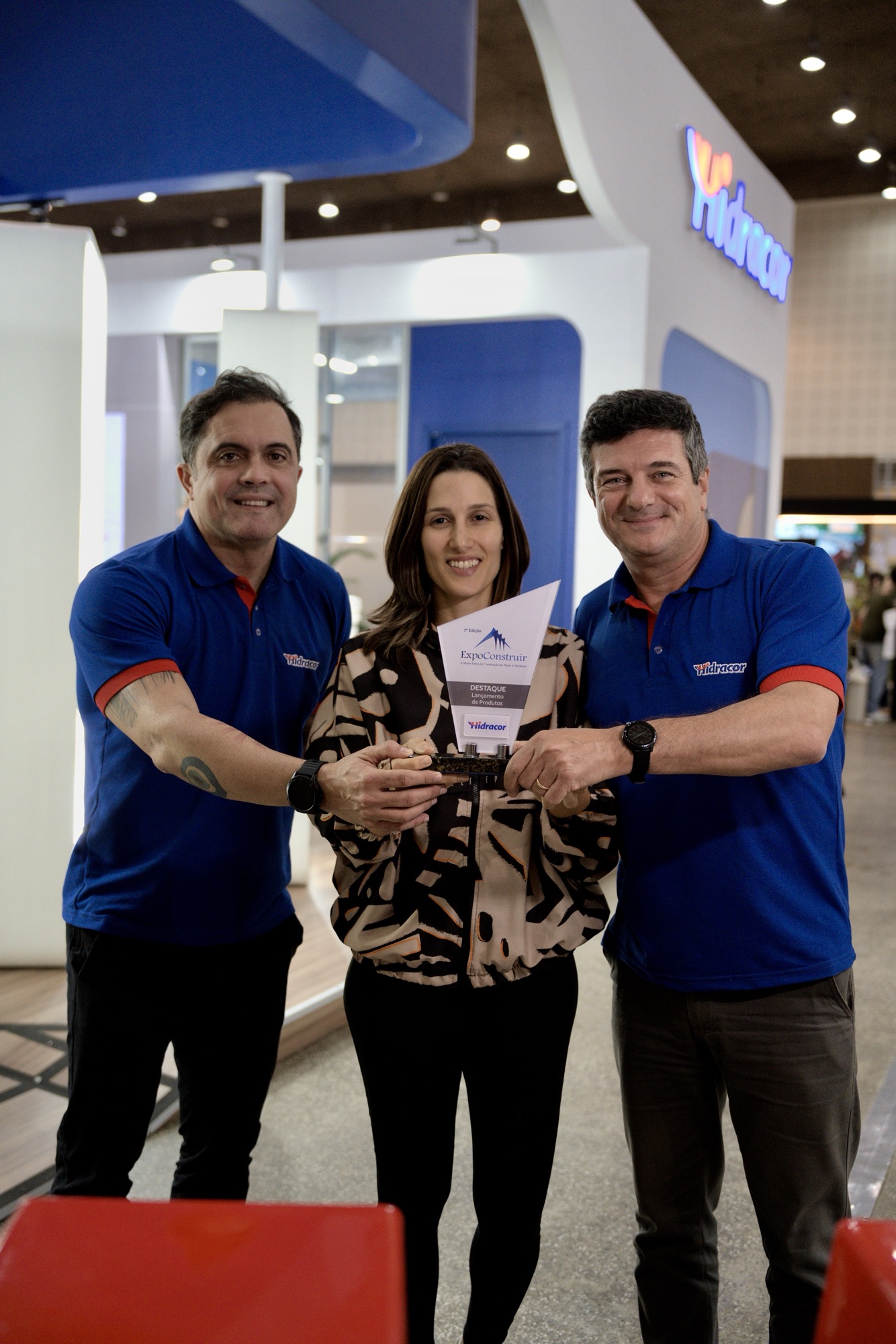 Hidracor é premiada na ExpoConstruir pelo destaque de lançamento de produtos
