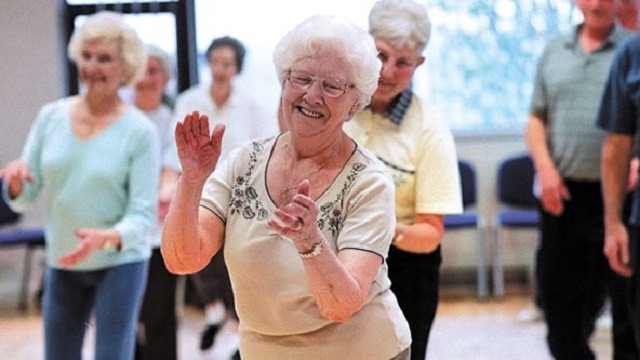 Dança fortalece ossos e melhora a qualidade de vida na terceira idade