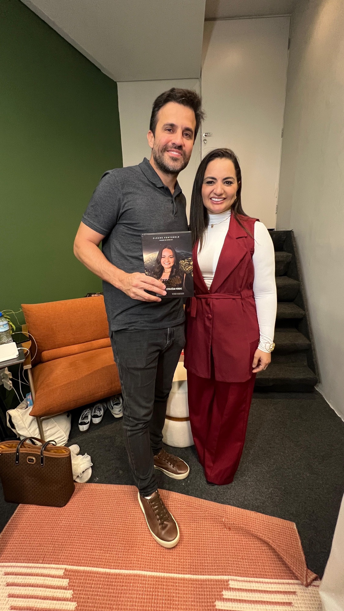 Cleane Fontenele palestra no evento “A Voz Que Vende”, de Ana Ferraz, Filippe Neto e Pablo Marçal