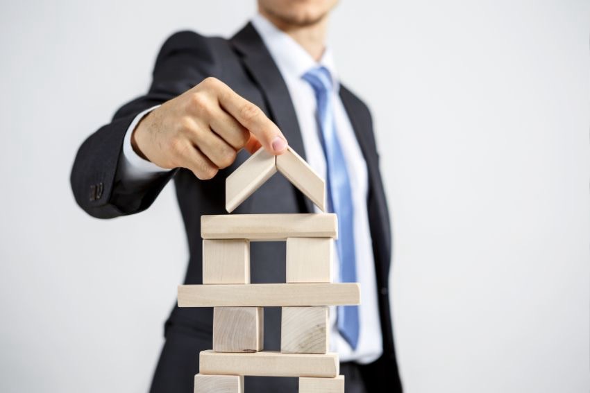 Profissionalização de síndicos ganha força em meio à expansão do mercado condominial