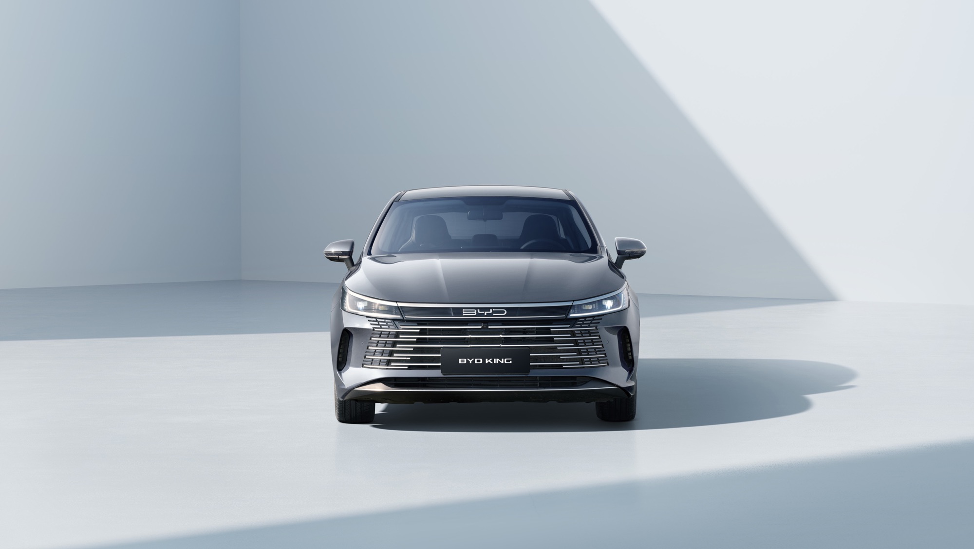 BYD inaugura fábrica na Bahia e aquece mercado com foco em vendas diretas e preços reduzidos