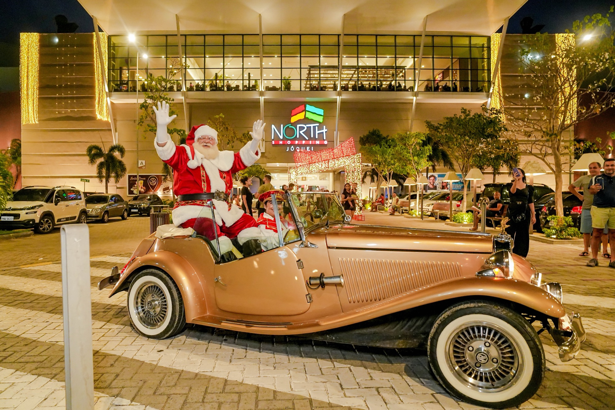 North Shopping Jóquei dá início à temporada natalina com a chegada do Papai Noel neste domingo (9)
