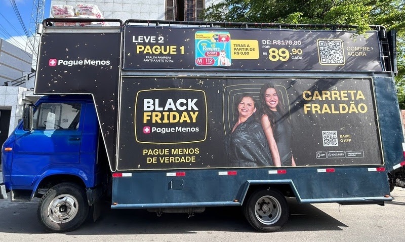 Pague Menos leva Black Friday às ruas de Fortaleza com “Carreta Fraldão”
