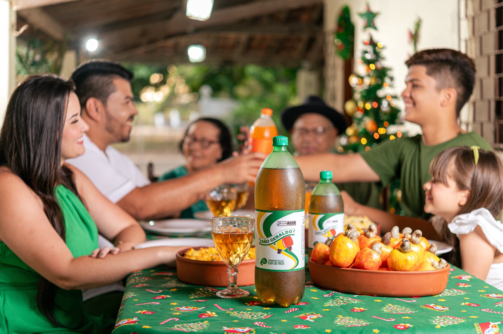 Campanha de Natal da São Geraldo celebra reencontros e memórias afetivas