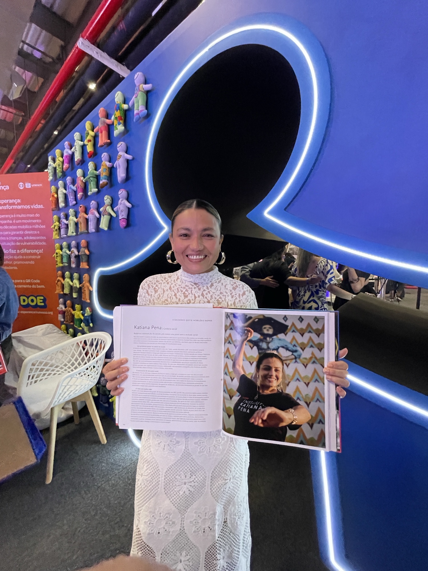 Trajetória de Katiana Pena integra livro dos 40 anos do Criança Esperança
