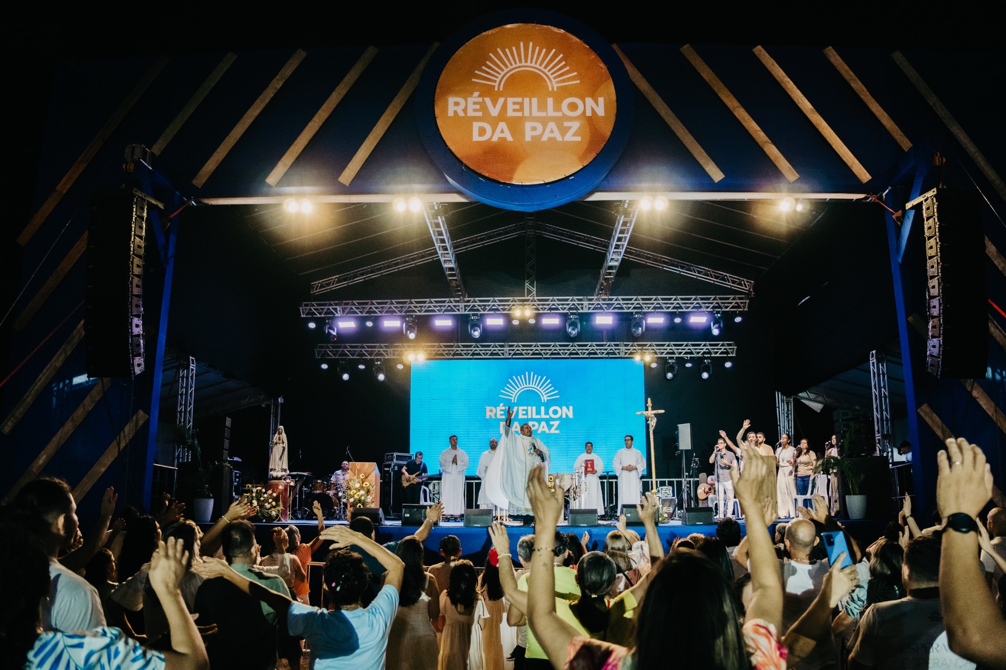 Com Adriana Arydes, Réveillon da Paz 2026 reúne fé, música e adoração no CEU em Fortaleza