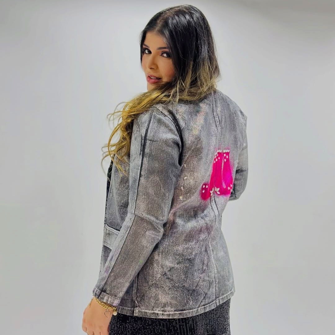 Ju Moura entrega intensidade e emoção em nova música “30 Áudios”