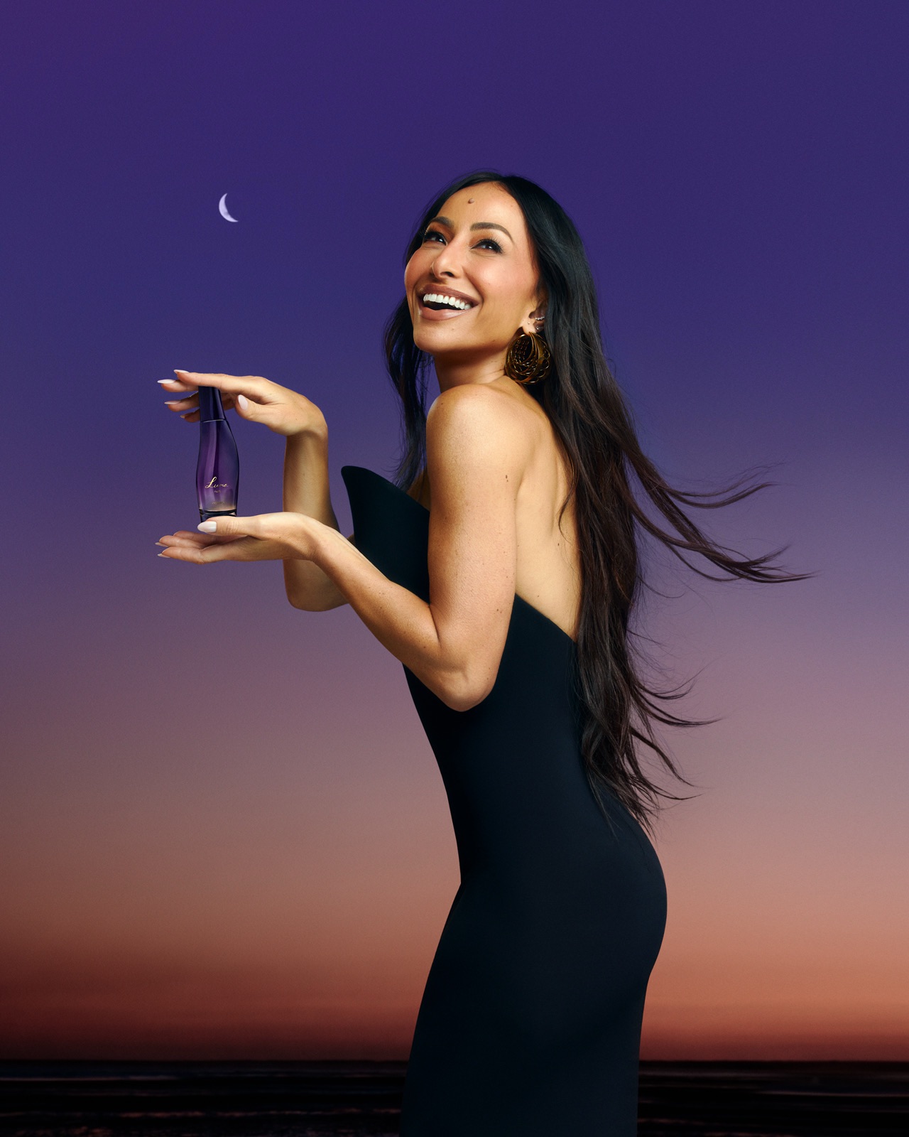 Sabrina Sato é o rosto de Luna Nuit, nova fragrância da Natura