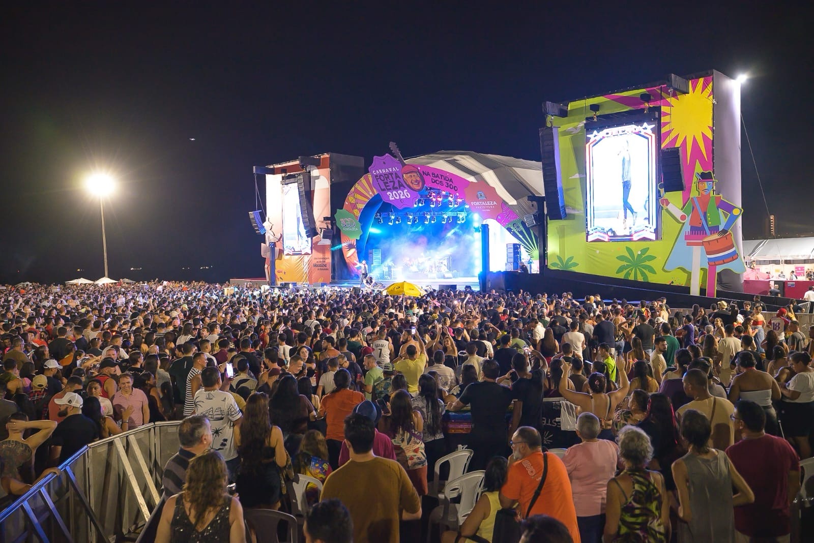 Na Batida dos 300: Joelma e multidão sob chuva encerram o maior Pré-Carnaval da história de Fortaleza