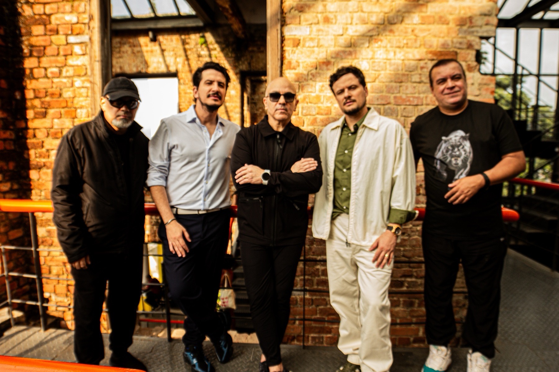 Novo Som e André e Felipe unem gerações no lançamento de “Em Silêncio”