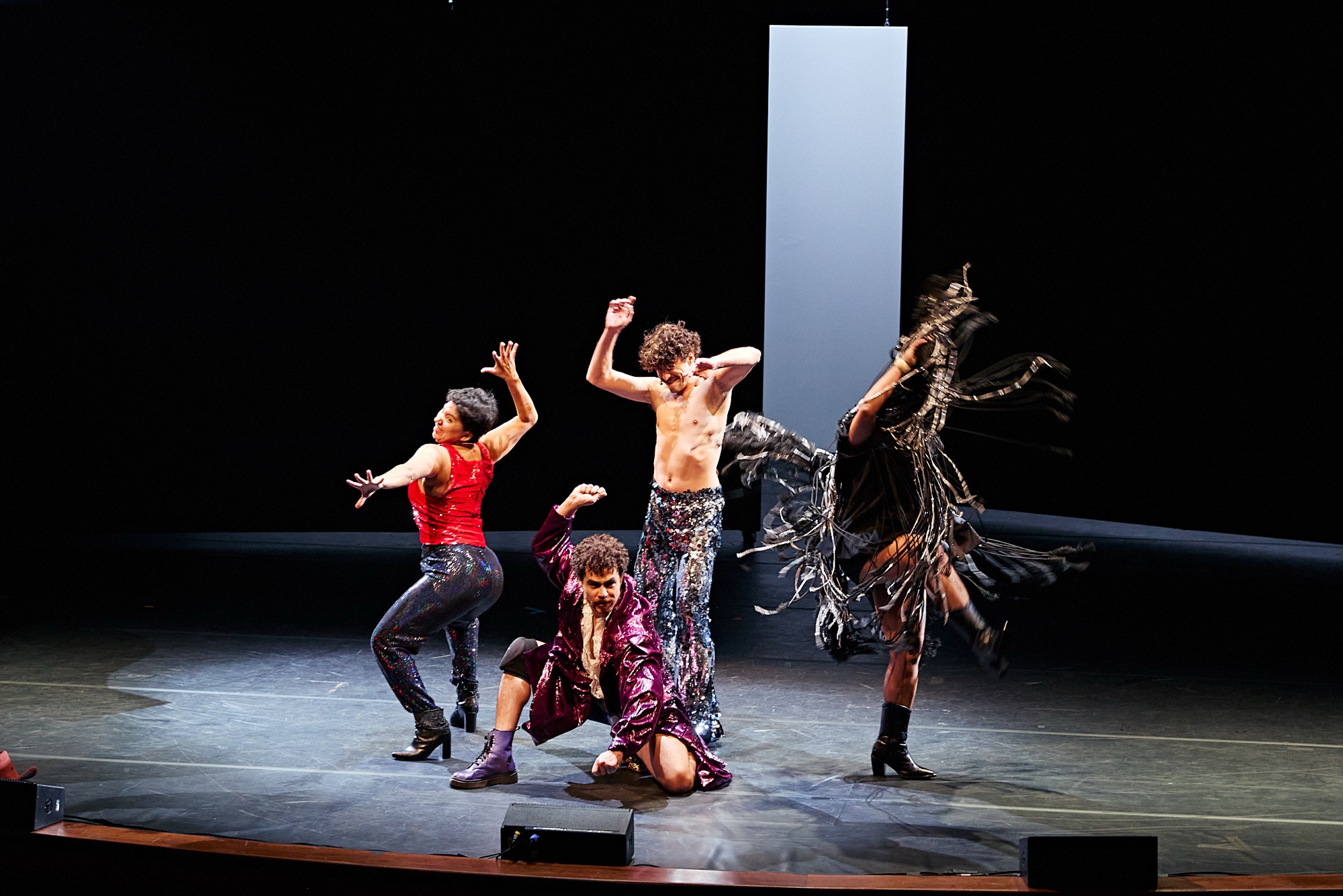 Espetáculo “Sonho Elétrico” com Jesuíta Barbosa chega ao Theatro José de Alencar em fevereiro