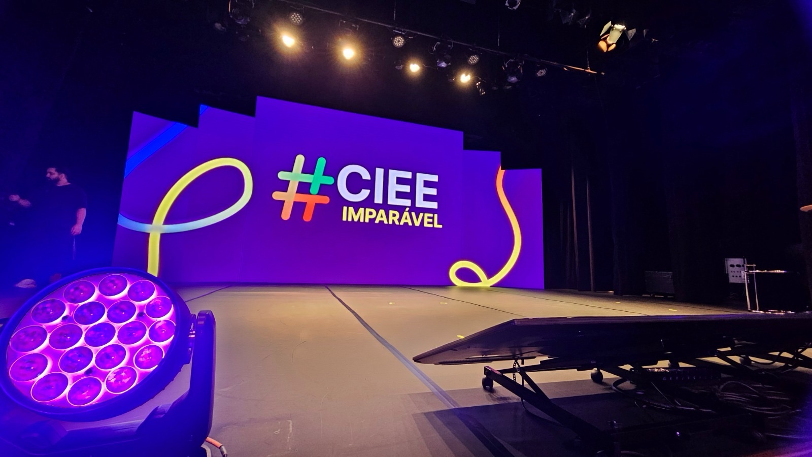 CIEE completa o seu 62º aniversário, mas quem ganha o presente são os jovens e estudantes com Maratona de Vagas presencial