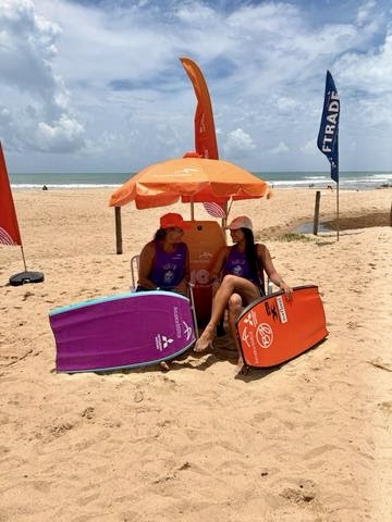 Neymara Carvalho e Luna Hardman estão na semifinal do Circuito Cearense de Bodyboarding