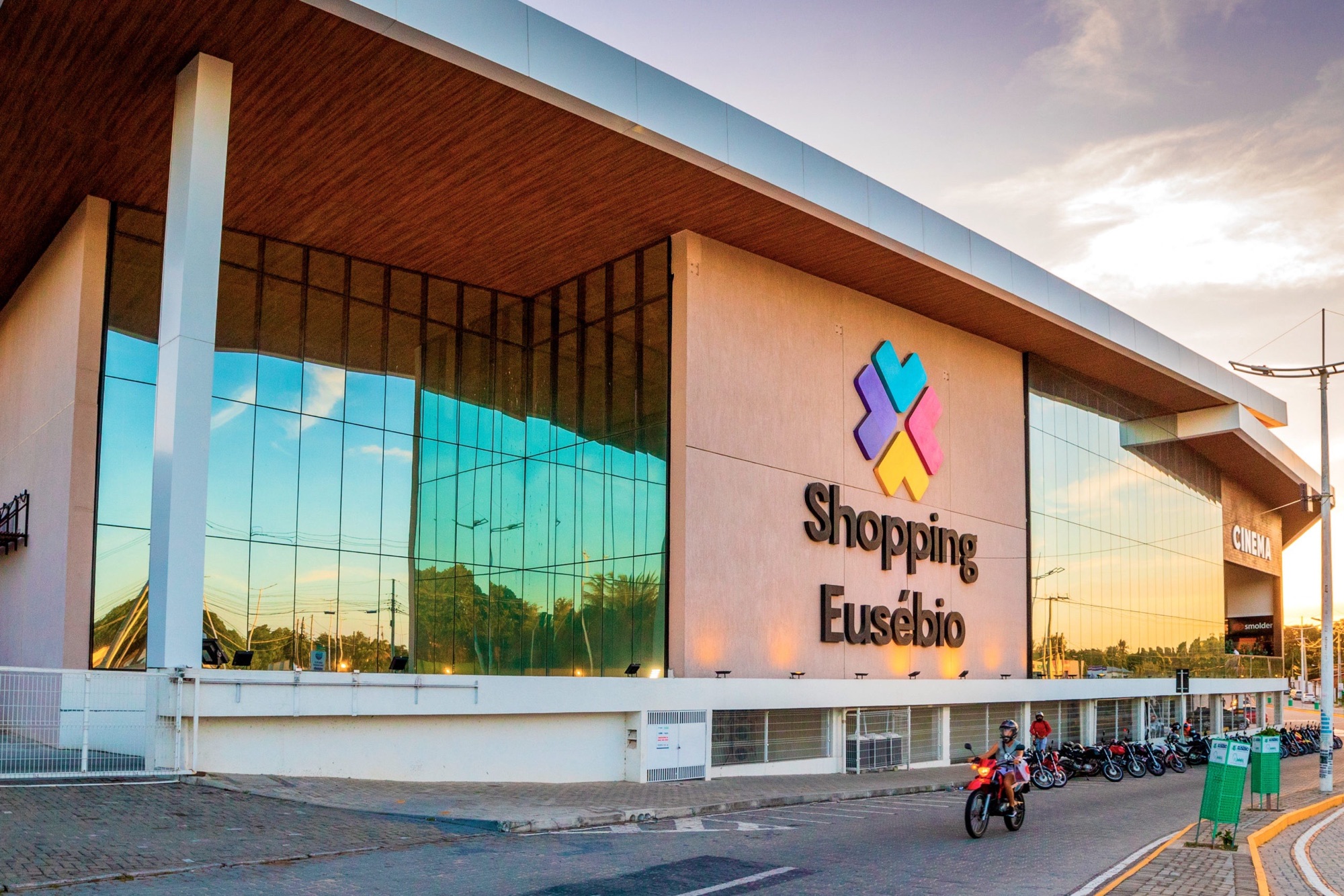 Shopping Eusébio divulga horários de funcionamento durante o feriado de 25 de março; confira abaixo
