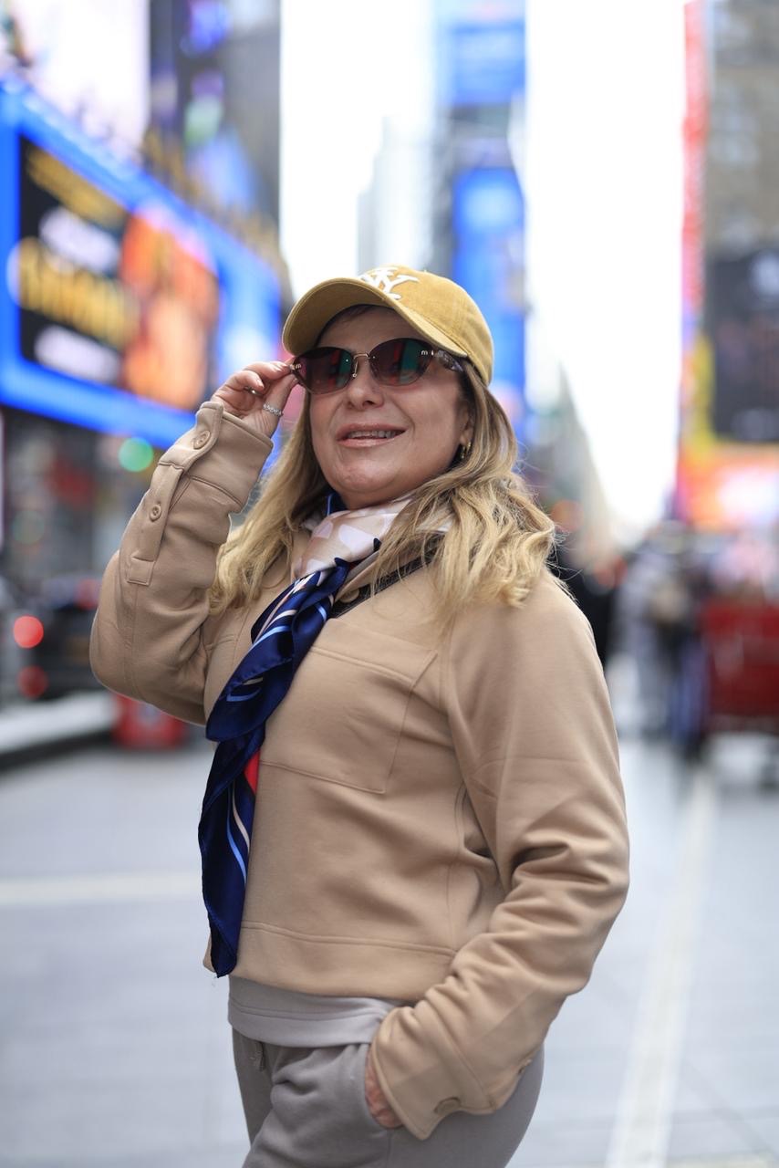 Adélia Albuquerque vive dias especiais em Nova York e compartilha momentos ao lado da mãe