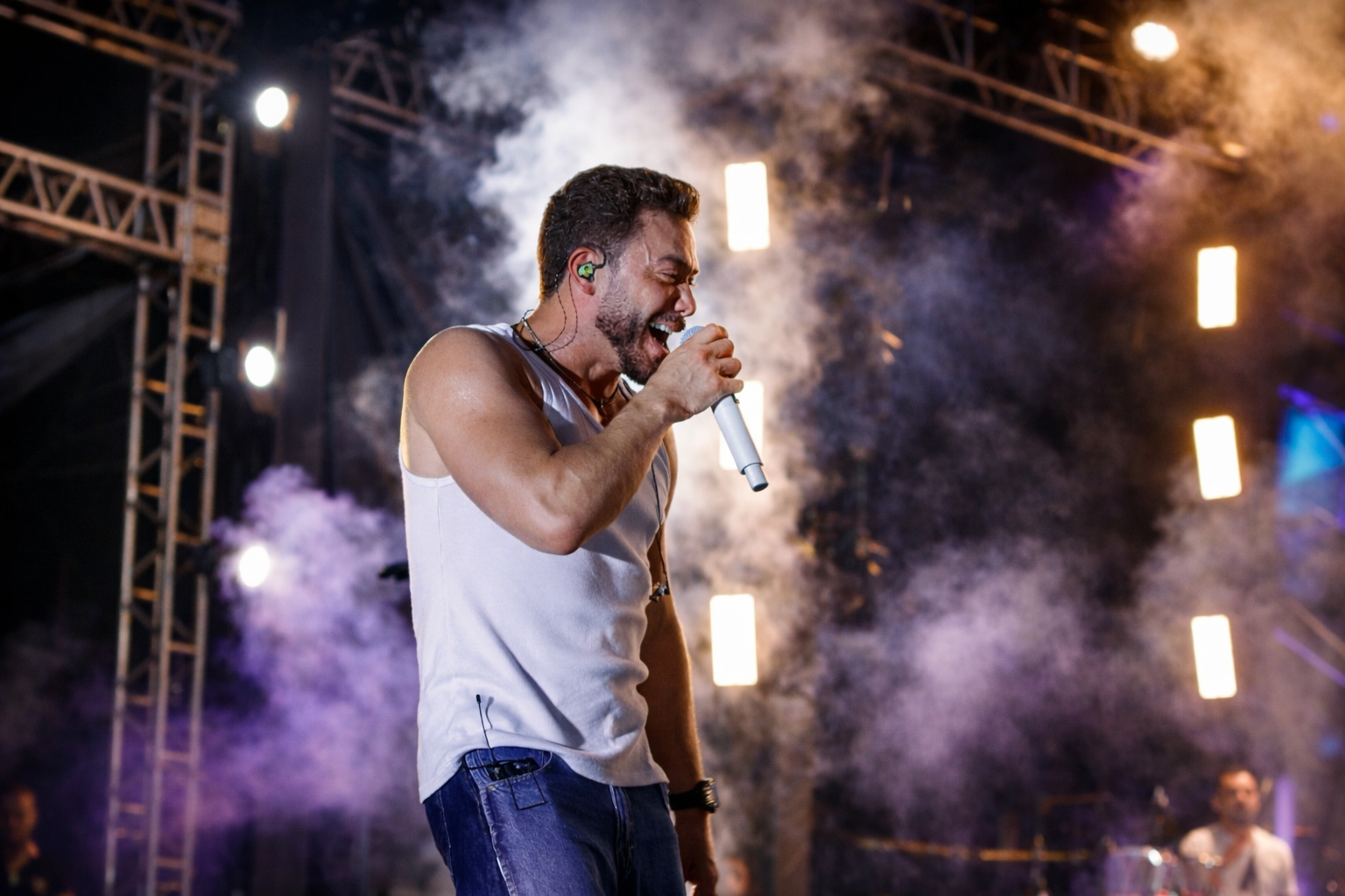 Garota VIP Fortaleza 2026 movimenta o Castelão neste sábado com shows até o amanhecer