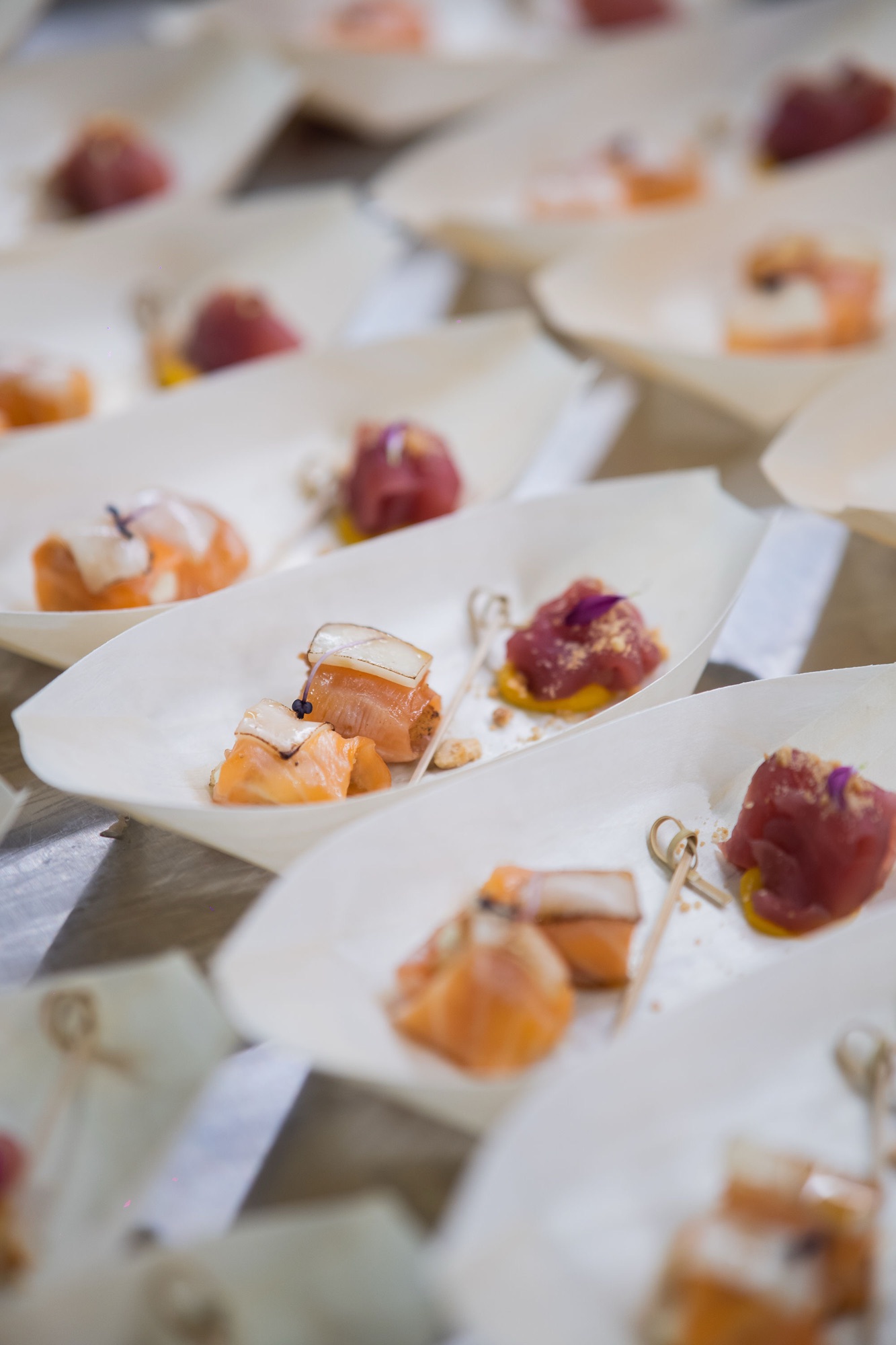 Entre Amigos Fortaleza aposta em sushi autoral com identidade nordestina no RioMar.