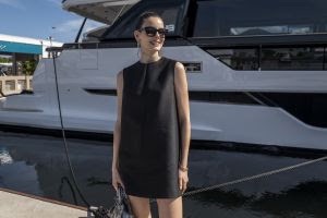 Diogo Nogueira recebe primeiro barco e Camila Queiroz brinca sobre presente de Dia das Mães no Rio Boat Show