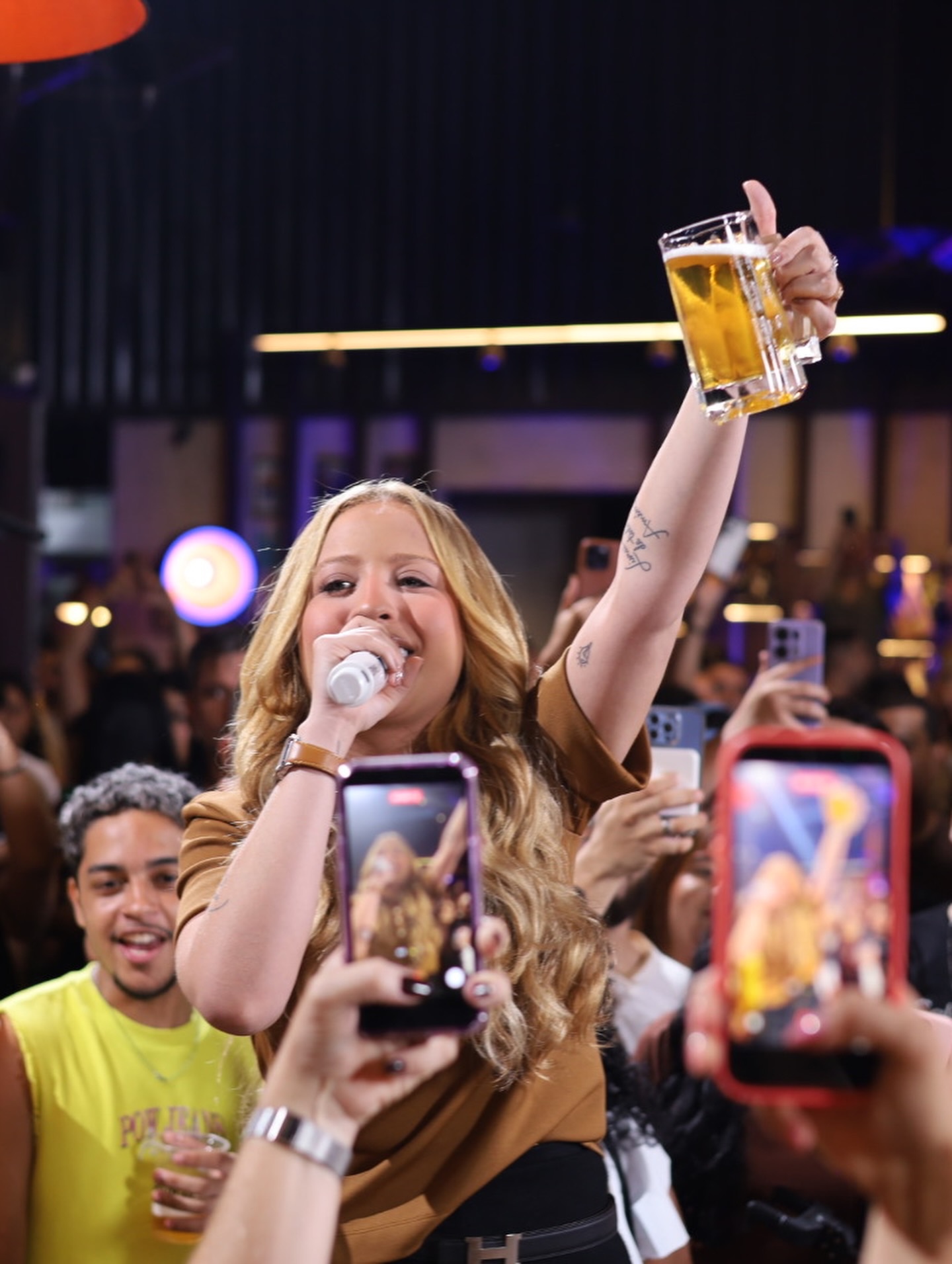Mari Fernandez volta às origens em Fortaleza e grava “Mari no Barzinho” na Turatti neste domingo